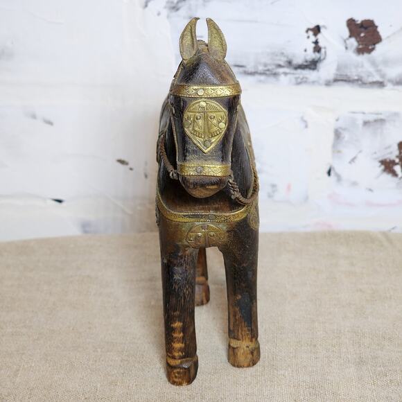 Vintage Hand Carved Marwari War Horse Figurine - Brass Armored Metal Detail - Picture 8 of 10